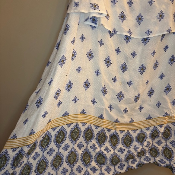 NWOT Marurices Women's White and Blue Patterned Blouse Size XL - Picture 3 of 8